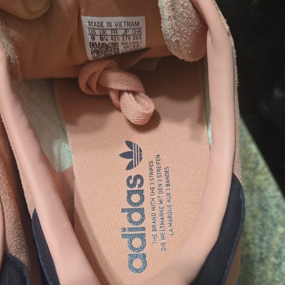 Adidas Gazelle Coral and Blue Sneakers - Picture 4 of 5